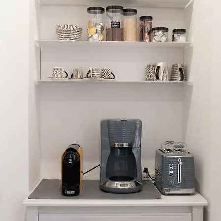 Pensión Veniero37 4*